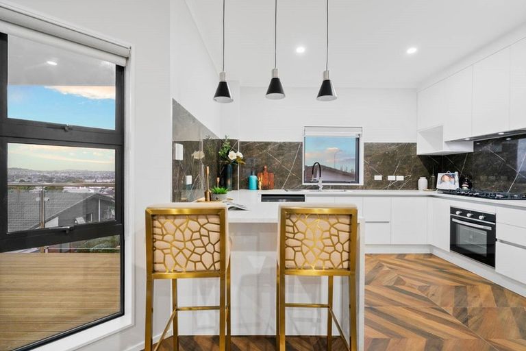 Photo of property in 4223b Great North Road, Glendene, Auckland, 0602