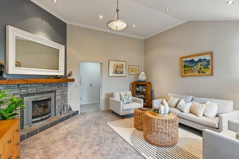 Photo of property in 5 Cadastral Court, Paraparaumu, 5032