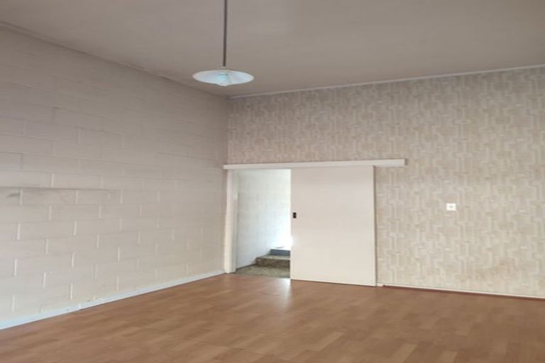 Photo of property in 2/218 Pakuranga Road, Pakuranga Heights, Auckland, 2010