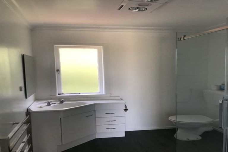 Photo of property in 3 Lancelot Road, Orewa, 0931