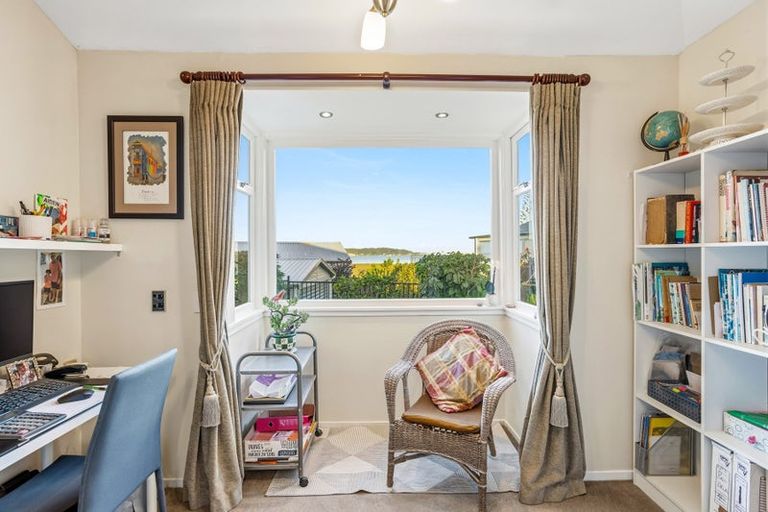 Photo of property in 46 Rewarewa Road, Te Atatu Peninsula, Auckland, 0610