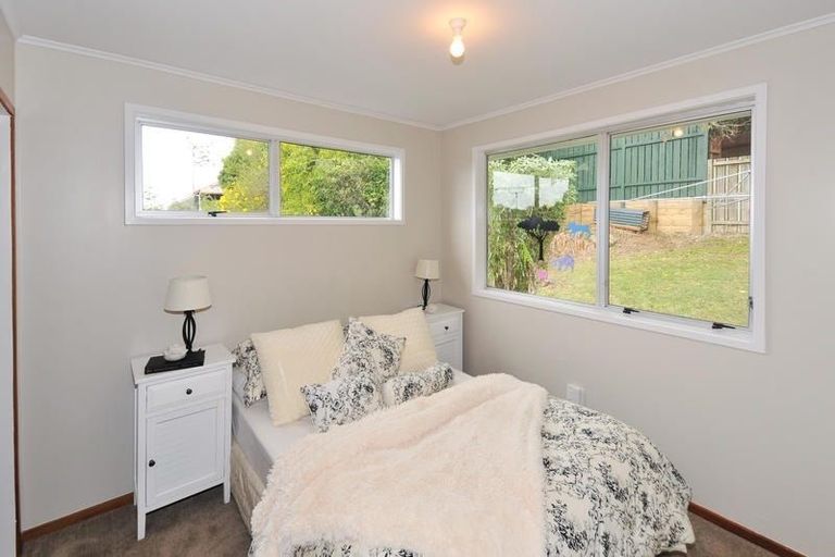 Photo of property in 48 Regency Place, Sunnynook, Auckland, 0632