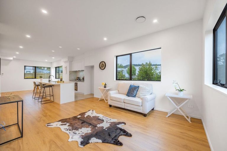 Photo of property in 16 Waka Street, Albany Heights, Auckland, 0632