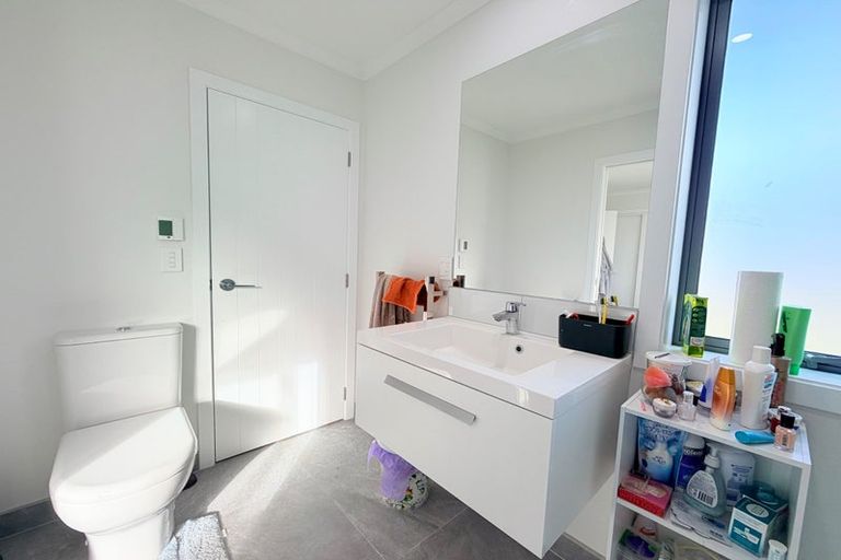 Photo of property in 9 Taraiti Crescent, Kenepuru, Porirua, 5022