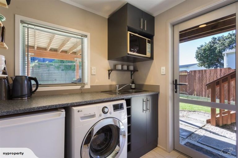 Photo of property in 1097 Papamoa Beach Road, Papamoa Beach, Papamoa, 3118