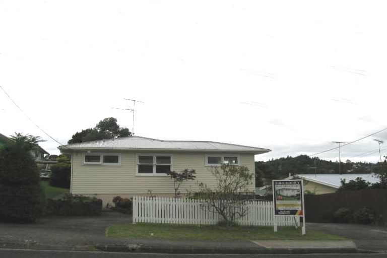 Photo of property in 1/23 Levesque Street, Birkdale, Auckland, 0626