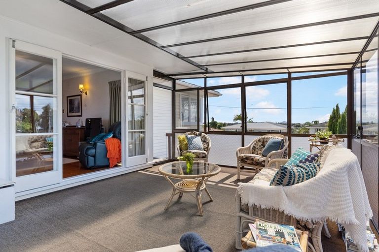 Photo of property in 109 Sandspit Road, Shelly Park, Auckland, 2014