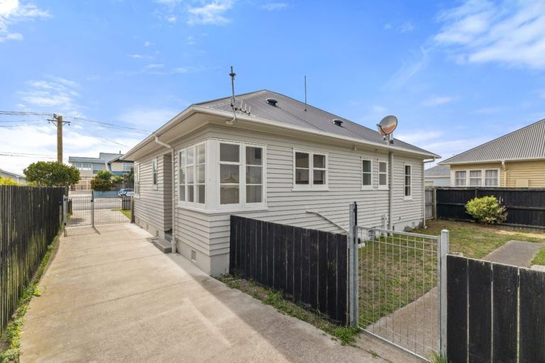 Photo of property in 22 Oram Avenue, New Brighton, Christchurch, 8061