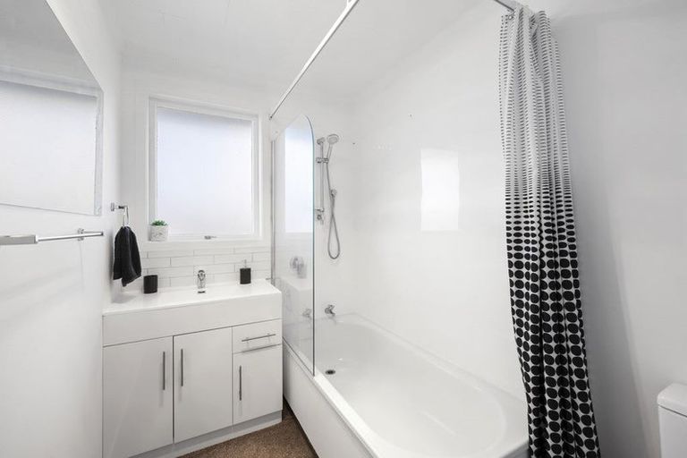 Photo of property in 30 Belair Avenue, Blagdon, New Plymouth, 4310