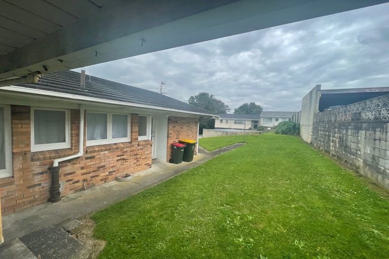 Photo of property in 2/212 Shirley Road, Papatoetoe, Auckland, 2025