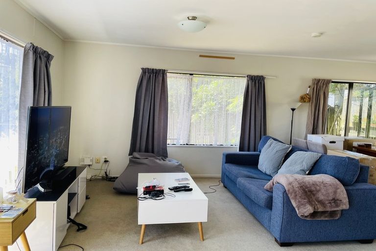 Photo of property in 58 Barbados Drive, Unsworth Heights, Auckland, 0632