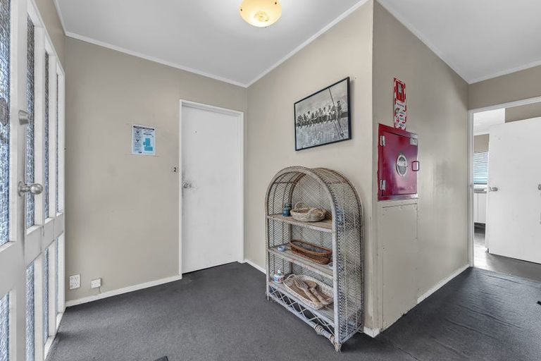 Photo of property in 1 Hill Crescent, Papakura, 2110