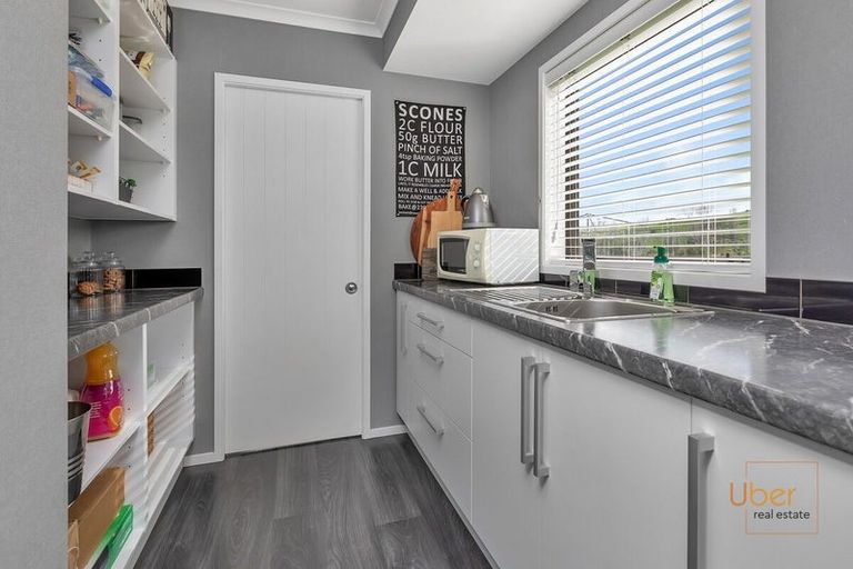 Photo of property in 19 Woodland Road, Maungaturoto, 0588