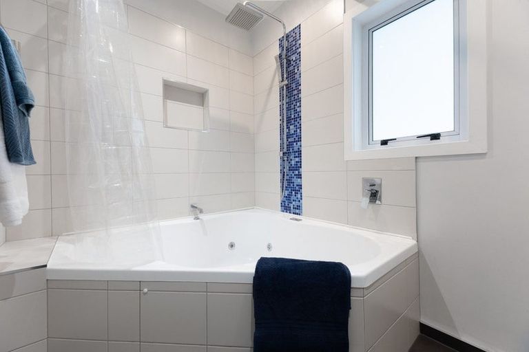Photo of property in 107 Alexander Road, Raumati Beach, Paraparaumu, 5032