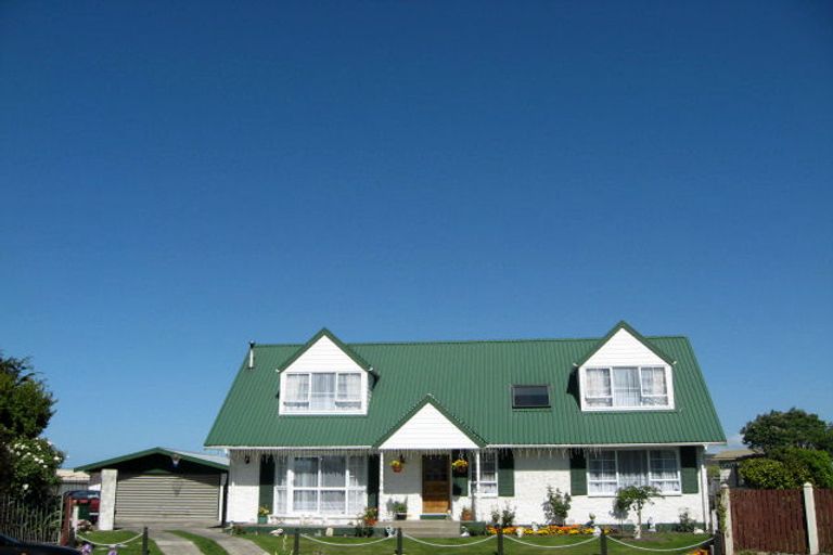 Photo of property in 5 Tracy Place, Redwood, Christchurch, 8051