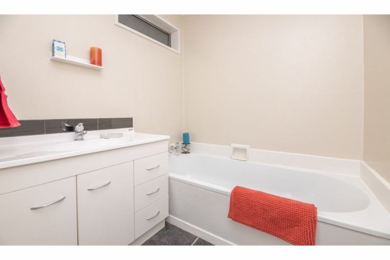 Photo of property in 1/41 Oldwood Street, Bishopdale, Christchurch, 8053