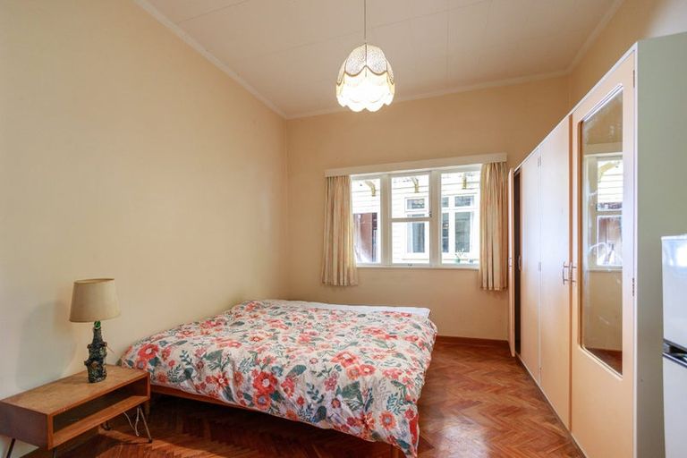 Photo of property in 151 Glenmore Street, Kelburn, Wellington, 6012