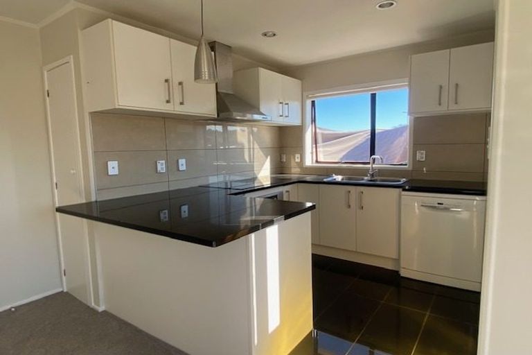 Photo of property in 2/2 Casuarina Road, Half Moon Bay, Auckland, 2012