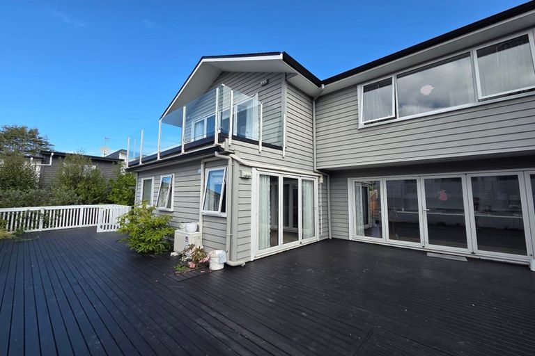 Photo of property in 6b Marina View Drive, West Harbour, Auckland, 0618
