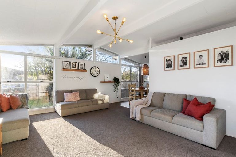 Photo of property in 24 Mandarin Place, Half Moon Bay, Auckland, 2012