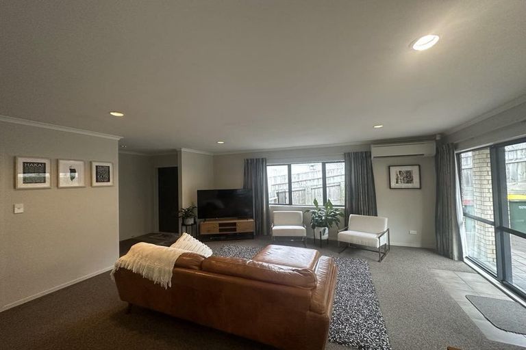 Photo of property in 98a Kawaha Point Road, Kawaha Point, Rotorua, 3010