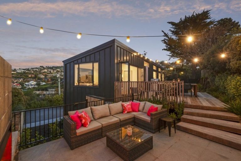 Photo of property in 110 Mount Pleasant Road, Mount Pleasant, Christchurch, 8081