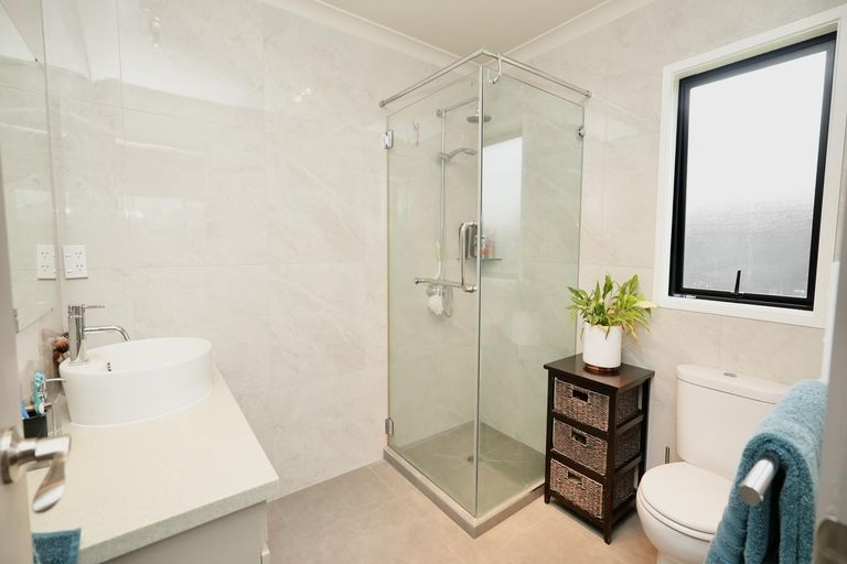 Photo of property in 32 Rosalie Terrace, Kelvin Grove, Palmerston North, 4414