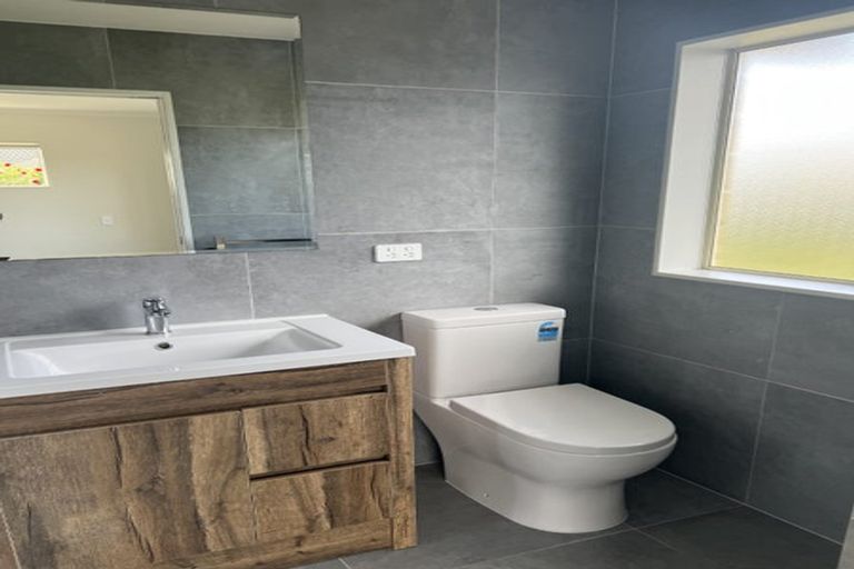 Photo of property in 66 Magic Way, Randwick Park, Auckland, 2105