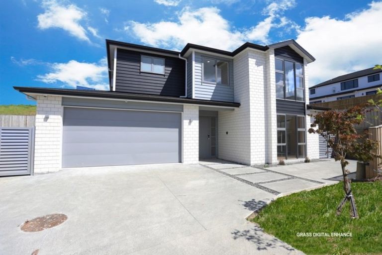 Photo of property in 40 Colliston Rise, Pinehill, Auckland, 0632