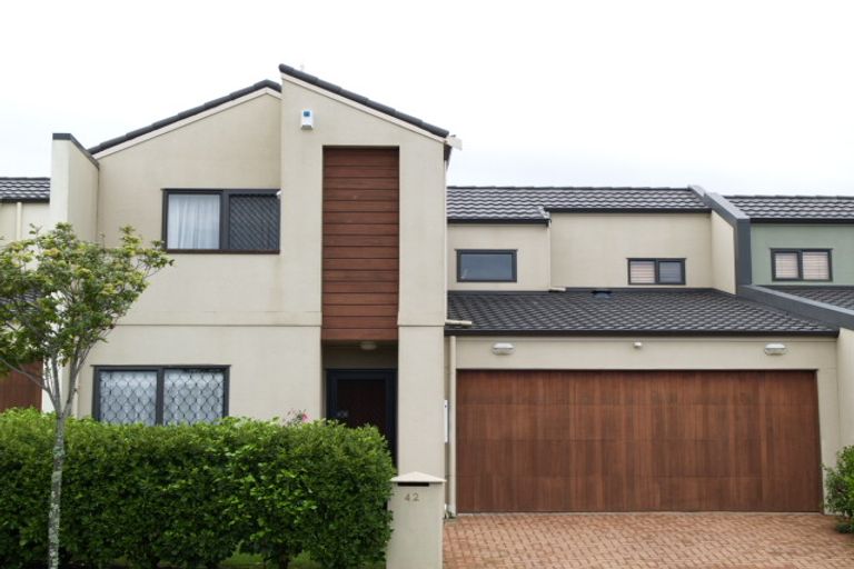 Photo of property in 42 Tiger Drive, Golflands, Auckland, 2013