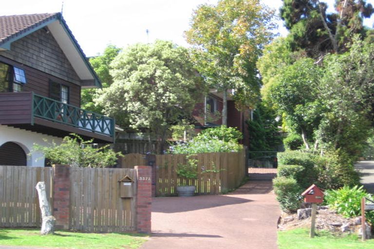 Photo of property in 2/337 Beach Road, Campbells Bay, Auckland, 0630