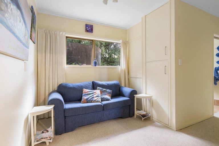 Photo of property in 1055 Whangaparaoa Road, Tindalls Beach, Whangaparaoa, 0930