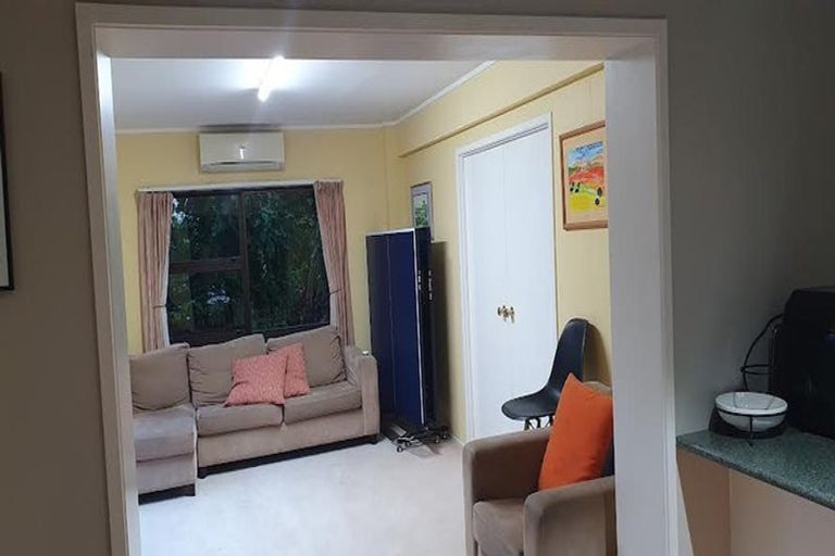 Photo of property in 24 Birman Close, Half Moon Bay, Auckland, 2012