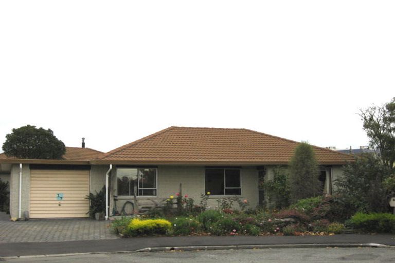 Photo of property in 1/15 Tulloch Place, Papanui, Christchurch, 8052