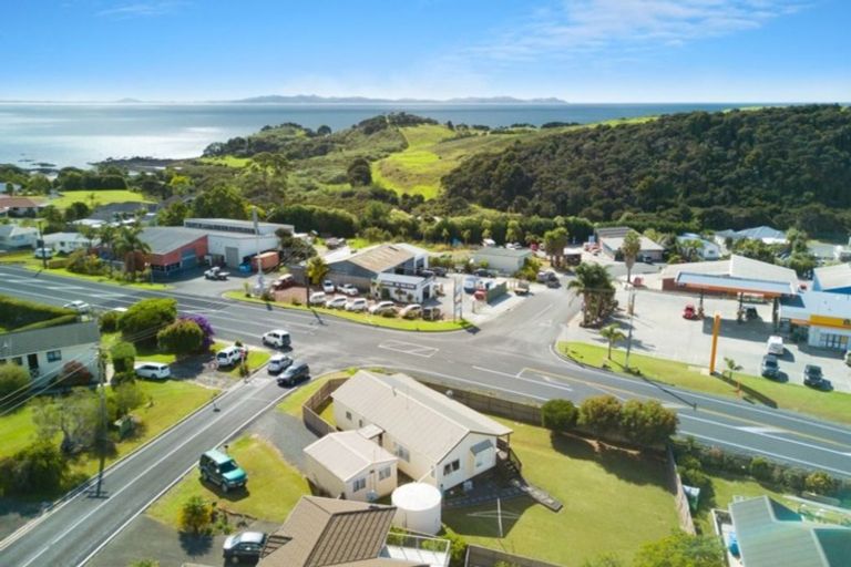 Photo of property in 2 Cable Bay Block Road, Cable Bay, 0420