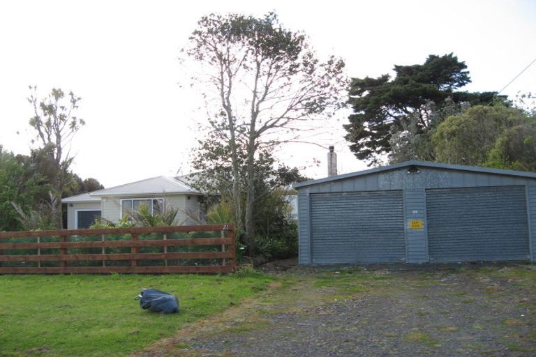 Photo of property in 21 Amreins Road, Waitakere, Henderson, 0782