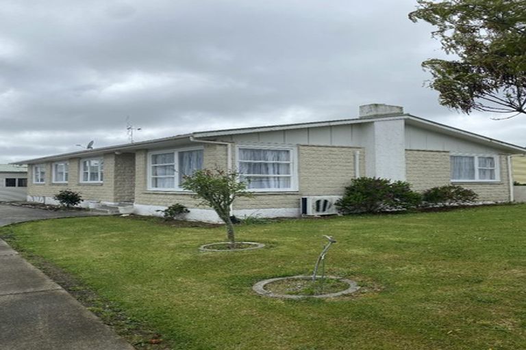 Photo of property in 5 Harlech Street, Levin, 5510