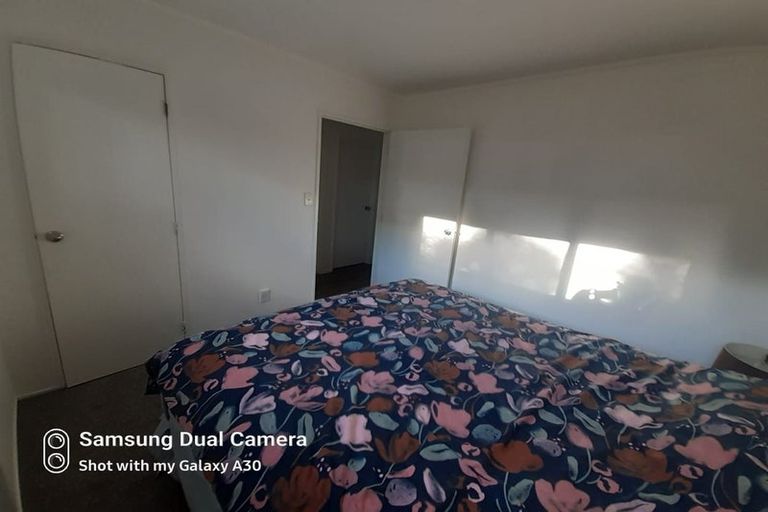 Photo of property in 1/2 Valecrest Place, Bayview, Auckland, 0629
