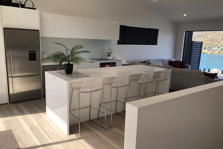 Photo of property in 17 Highlands Close, Queenstown, 9300