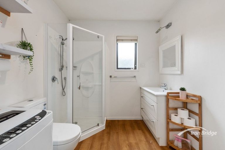 Photo of property in 166 Sunset Road, Unsworth Heights, Auckland, 0632