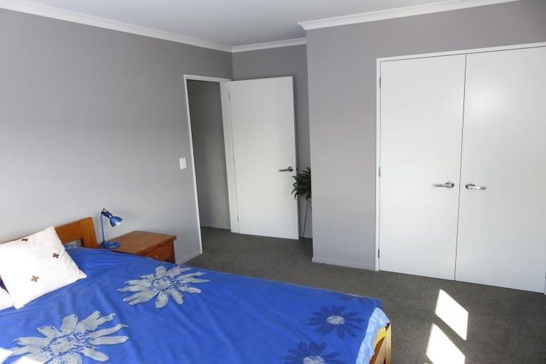 Photo of property in 100 Amesbury Drive, Churton Park, Wellington, 6037