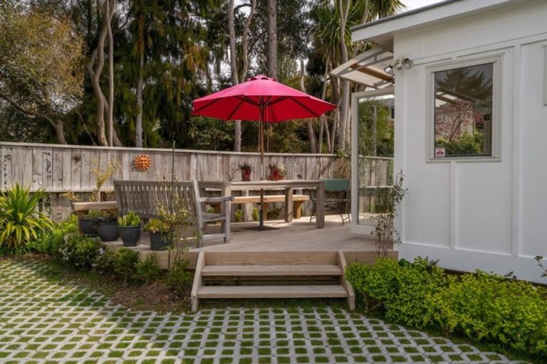 Photo of property in 49 Matuku Street, Two Mile Bay, Taupo, 3330