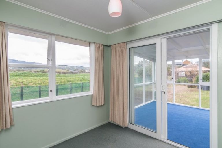 Photo of property in 24 Titoki Road, Raumati Beach, Paraparaumu, 5032