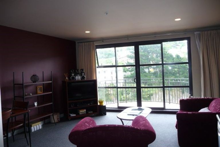 Photo of property in Atrium Towers, 8g/154 The Terrace, Wellington Central, Wellington, 6011