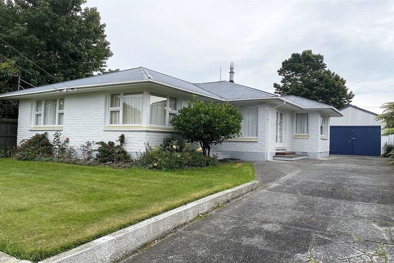Photo of property in 19 Fenhall Street, Russley, Christchurch, 8042