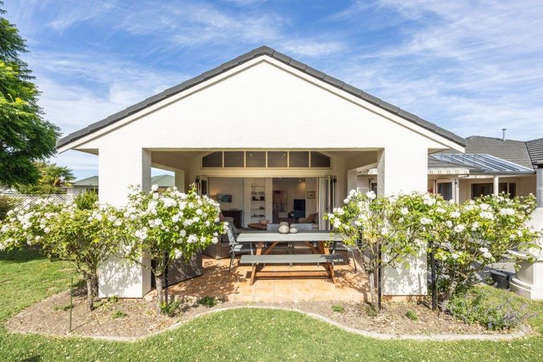 Photo of property in 21 Pukekura Place, Taradale, Napier, 4112
