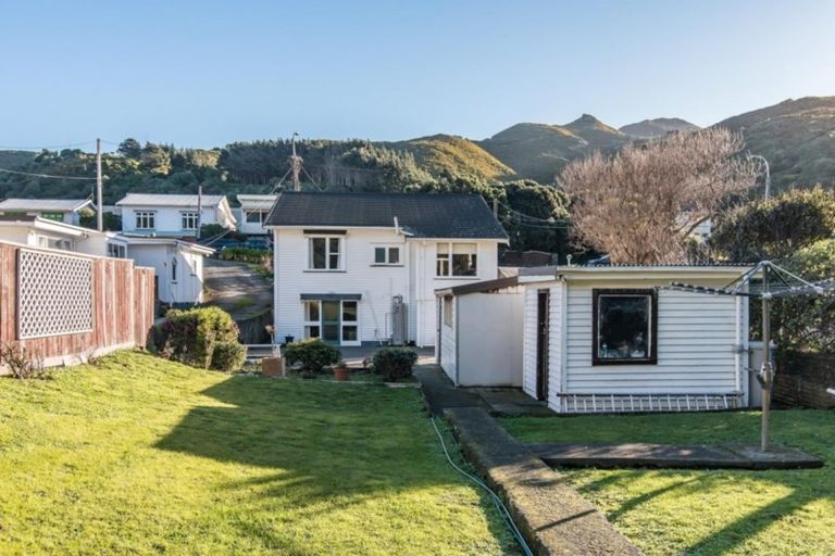 Photo of property in 52 Happy Valley Road, Owhiro Bay, Wellington, 6023