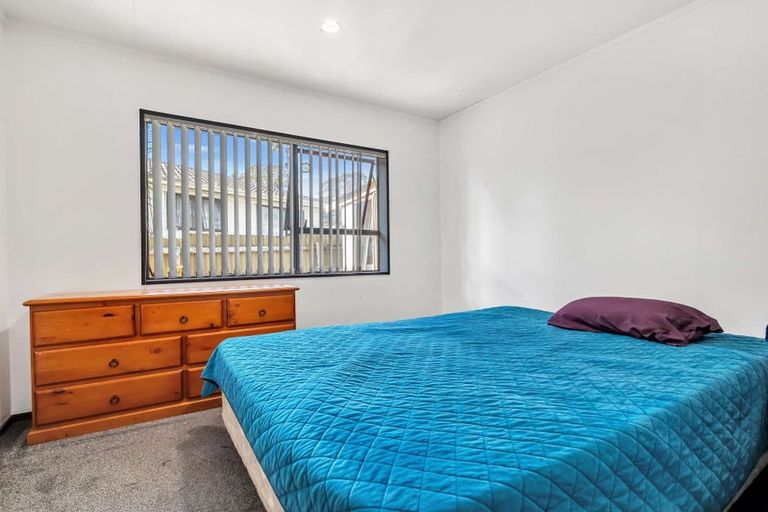 Photo of property in 1/18 Frobisher Way, Clendon Park, Auckland, 2103