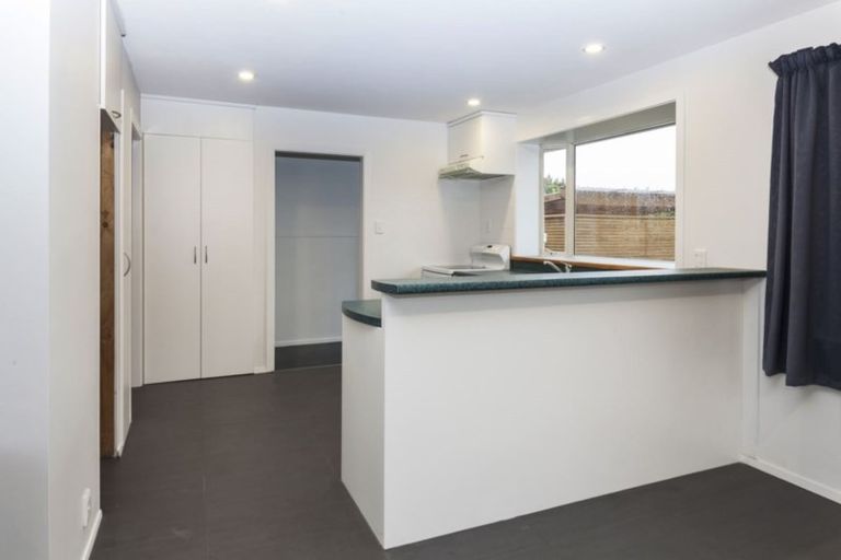 Photo of property in 6 Quebec Place, Wainoni, Christchurch, 8061