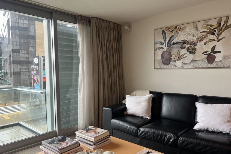 Photo of property in Portal Apartments, 2e/42 Cable Street, Te Aro, Wellington, 6011